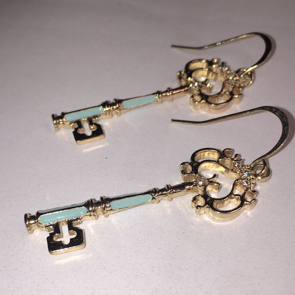Gold tone crystal embellished blue enamel retro key pierced wire earrings - Picture 4 of 17